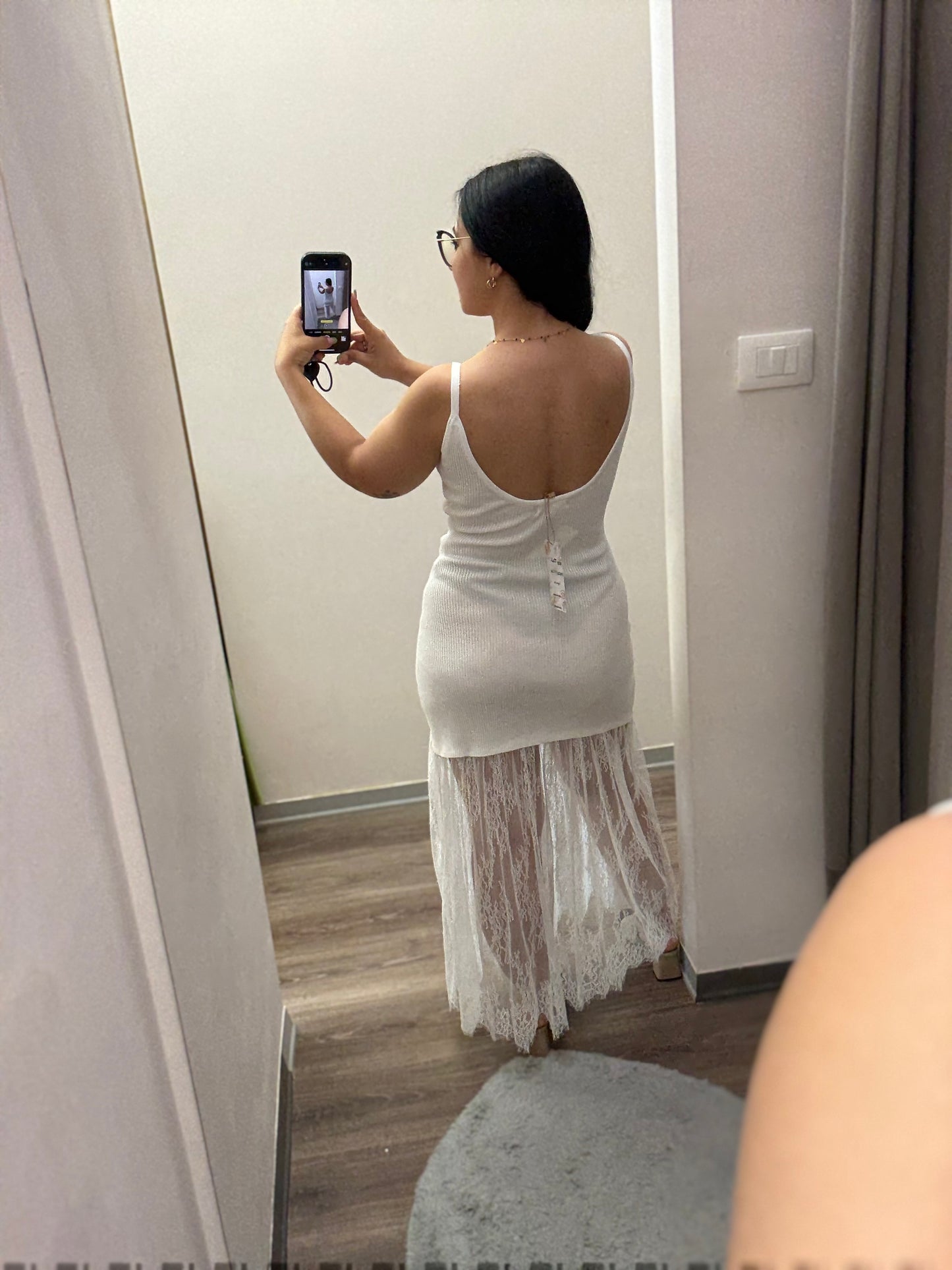 Abito a costine con dettaglio in pizzo